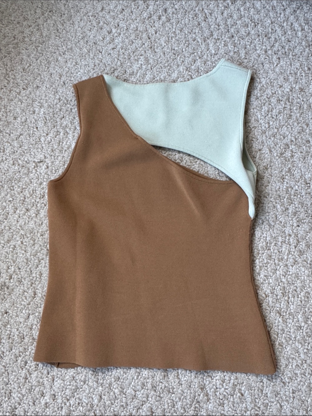 Sir cut-out tank Top in Brown and ice blue